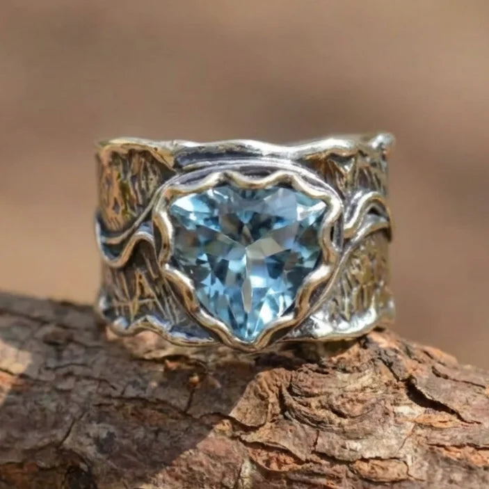 Luxury Sapphire Carving Ring